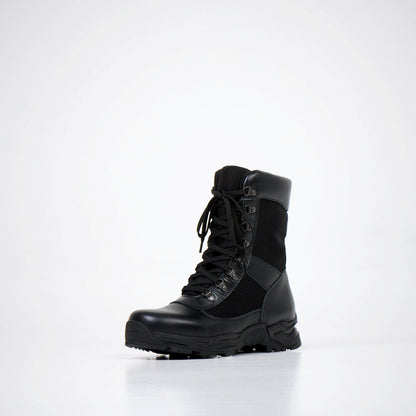 Samelin 590  Desert Boots vetoketjulla, on valmistettu vettä hylkivästä aidosta nahasta ja tekstiilistä.