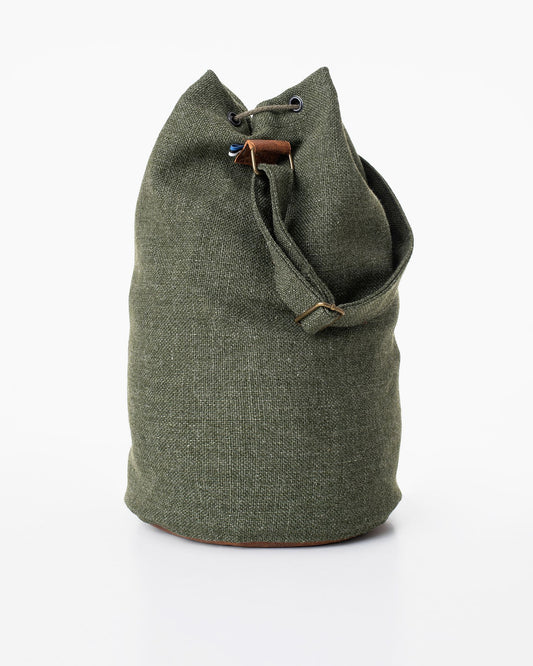 Käsintehty vihreä Trendbag-tuotemerkin Märss -kangaslaukku, joka on valmistettu laadukkaasta huonekaluteollisuuden ylijäämäkankaasta.